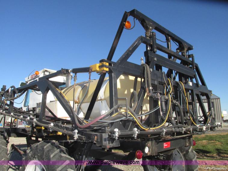 image for item G9900 1992 Tyler Patriot self-propelled sprayer