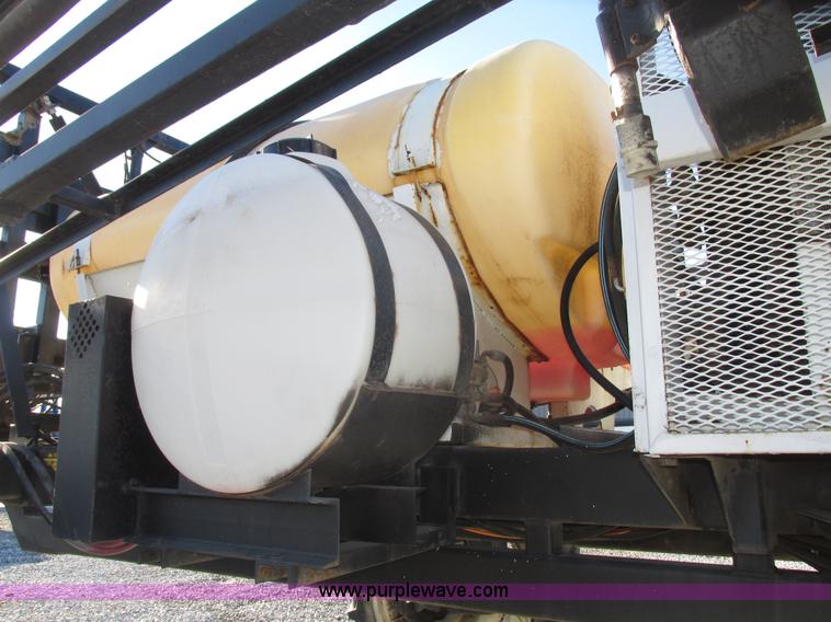 image for item G9900 1992 Tyler Patriot self-propelled sprayer