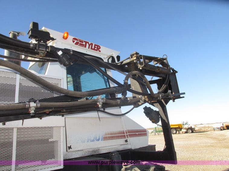 image for item G9900 1992 Tyler Patriot self-propelled sprayer