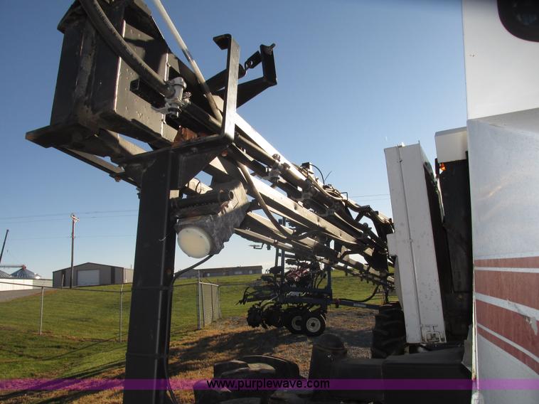 image for item G9900 1992 Tyler Patriot self-propelled sprayer