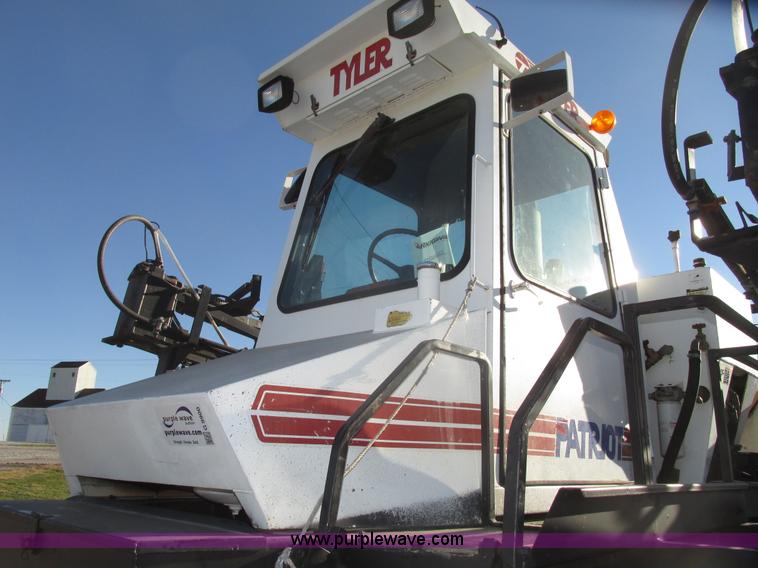 image for item G9900 1992 Tyler Patriot self-propelled sprayer