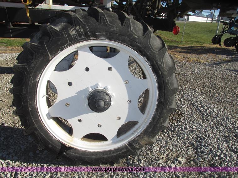 image for item G9900 1992 Tyler Patriot self-propelled sprayer