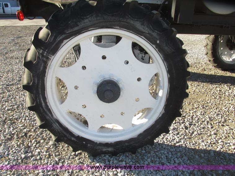 image for item G9900 1992 Tyler Patriot self-propelled sprayer