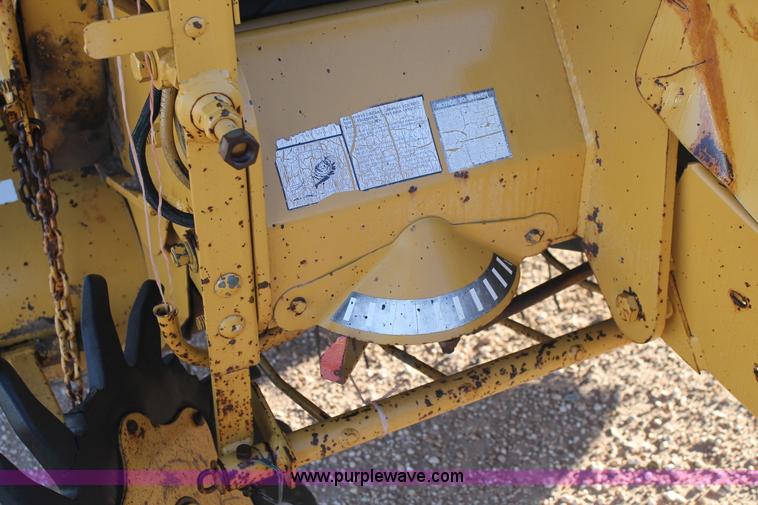 image for item H1690 1992 Vermeer 605 Super J round baler