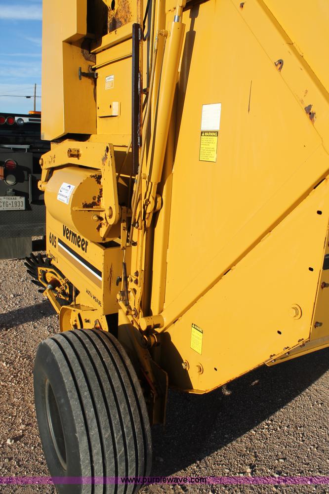 image for item H1690 1992 Vermeer 605 Super J round baler