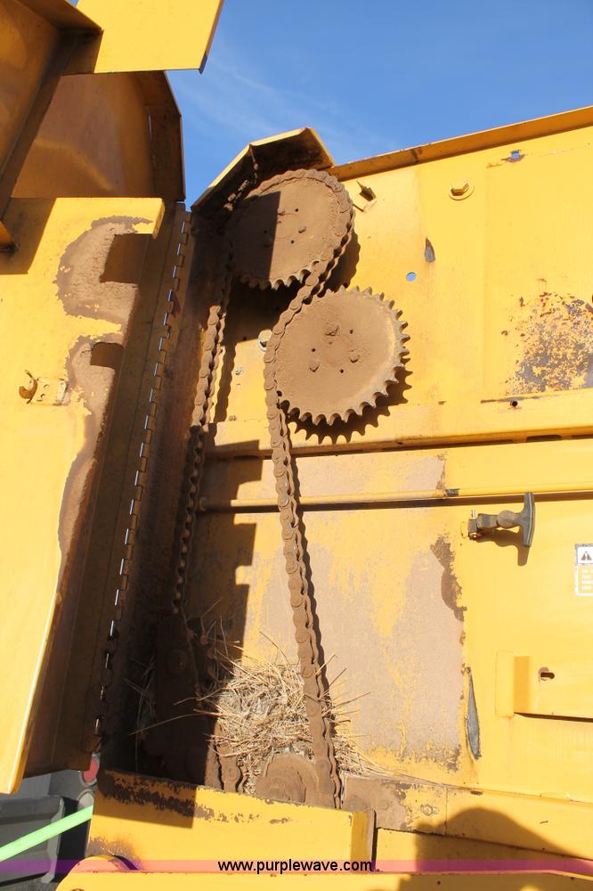 image for item H1690 1992 Vermeer 605 Super J round baler