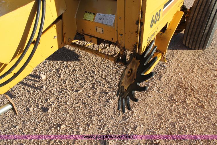 image for item H1690 1992 Vermeer 605 Super J round baler