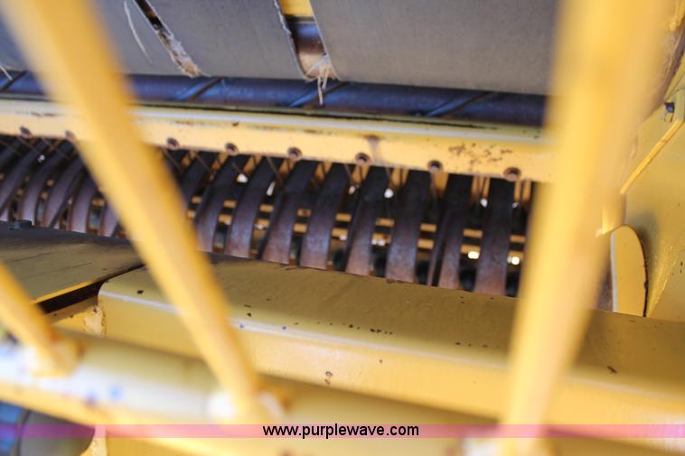 image for item H1690 1992 Vermeer 605 Super J round baler