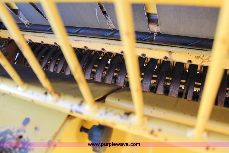 image for item H1690 1992 Vermeer 605 Super J round baler