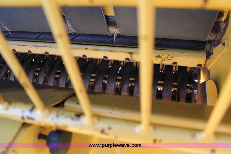 image for item H1690 1992 Vermeer 605 Super J round baler