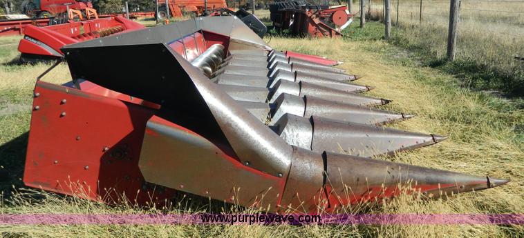 image for item H2348 1990 Case 1083 corn head