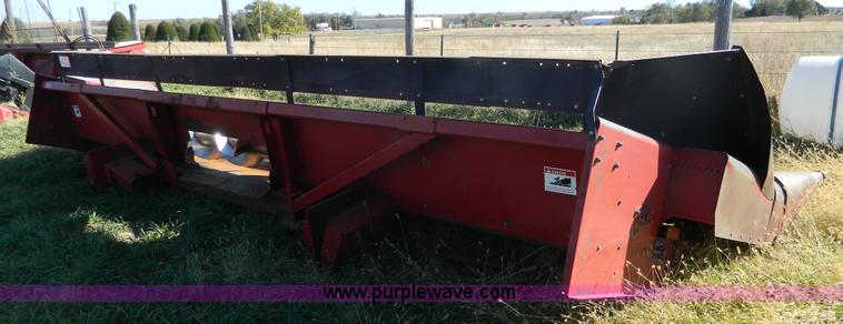 image for item H2348 1990 Case 1083 corn head