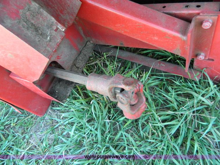 image for item H2348 1990 Case 1083 corn head