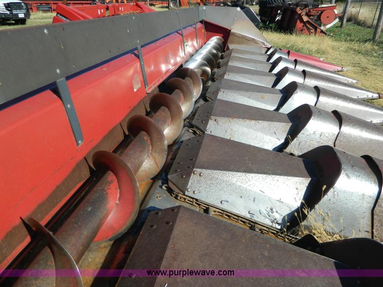 image for item H2348 1990 Case 1083 corn head