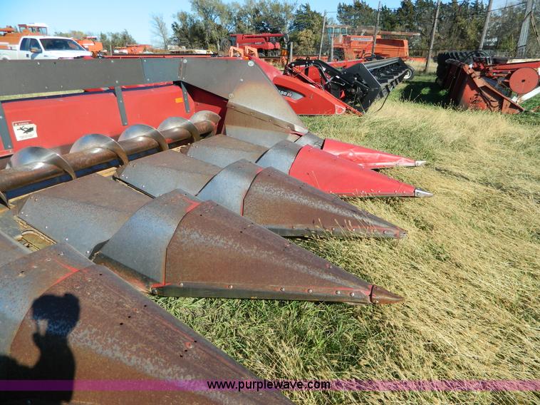 image for item H2348 1990 Case 1083 corn head