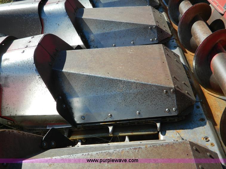 image for item H2348 1990 Case 1083 corn head