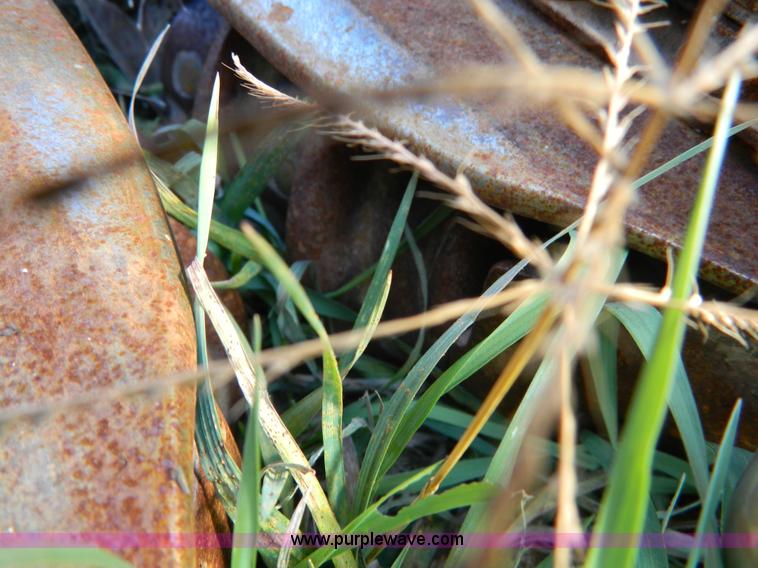 image for item H2348 1990 Case 1083 corn head