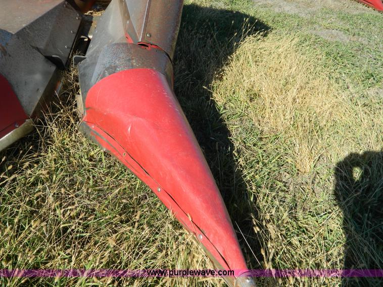 image for item H2348 1990 Case 1083 corn head