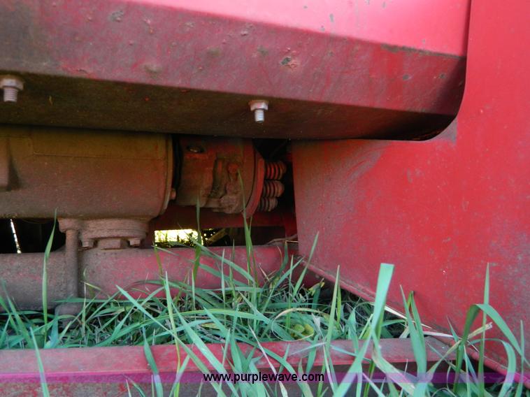 image for item H2348 1990 Case 1083 corn head