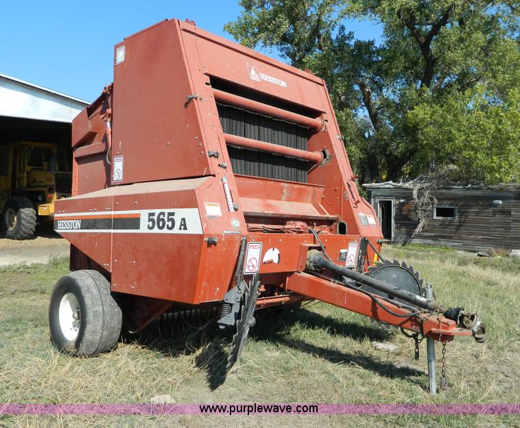 image for item H2356 Hesston 565A round baler