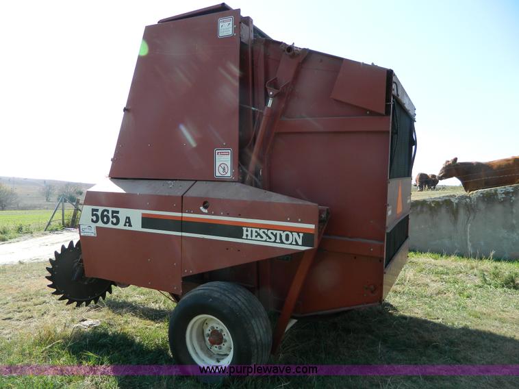 image for item H2356 Hesston 565A round baler