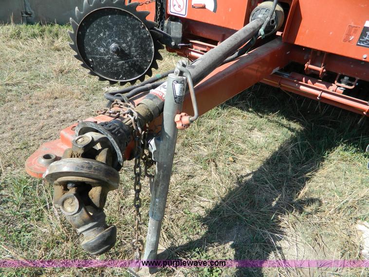 image for item H2356 Hesston 565A round baler