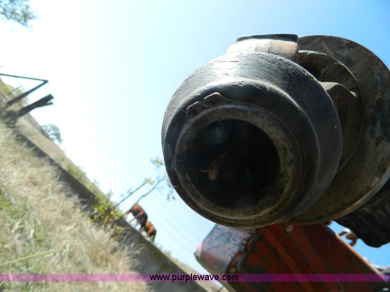 image for item H2356 Hesston 565A round baler