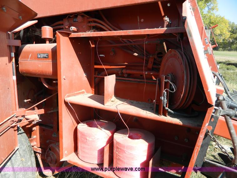 image for item H2356 Hesston 565A round baler