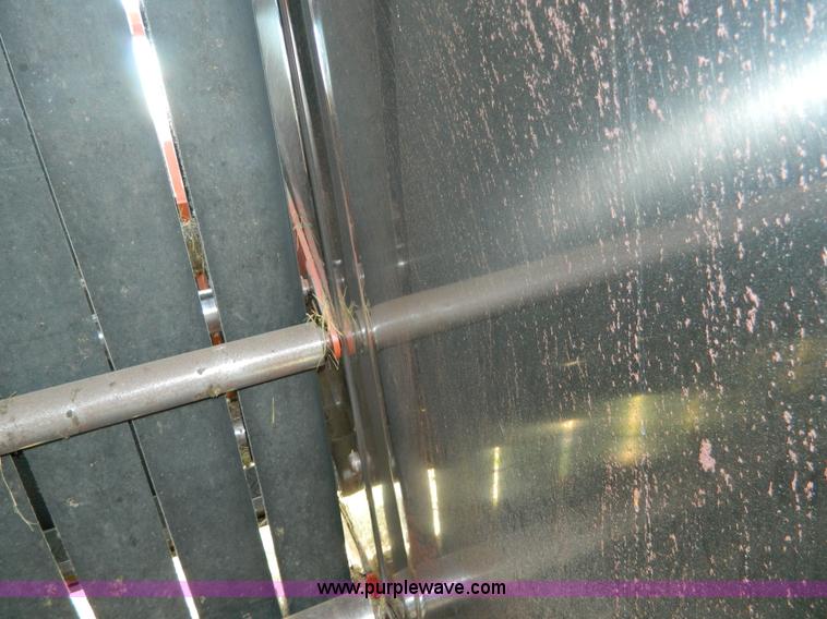 image for item H2356 Hesston 565A round baler