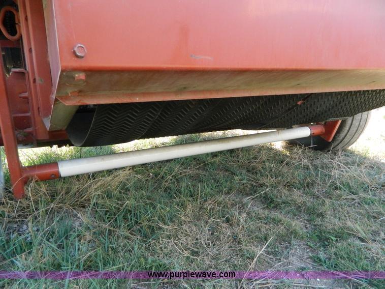 image for item H2356 Hesston 565A round baler