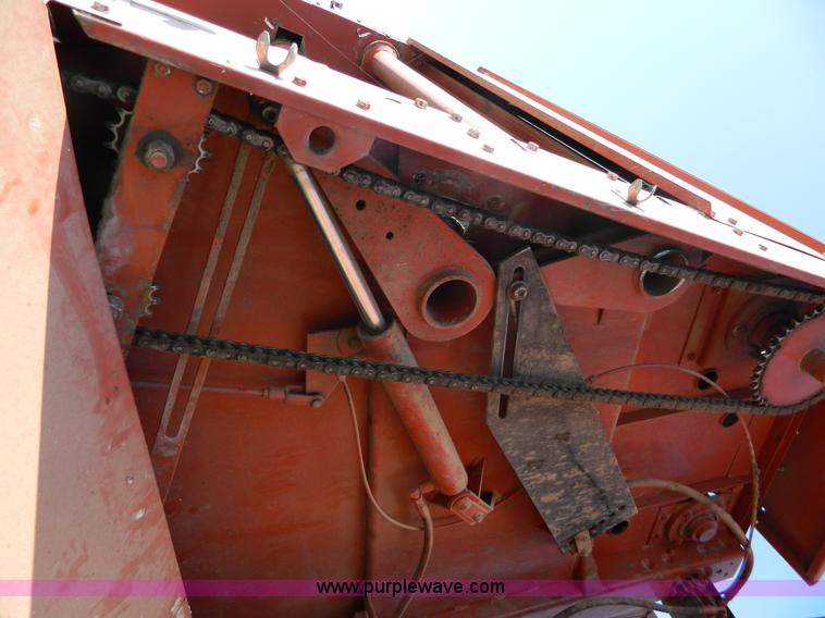 image for item H2356 Hesston 565A round baler