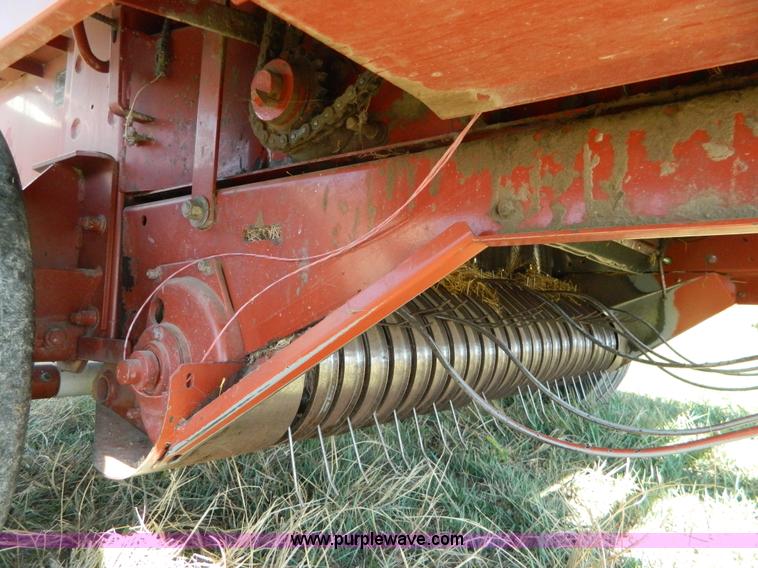 image for item H2356 Hesston 565A round baler