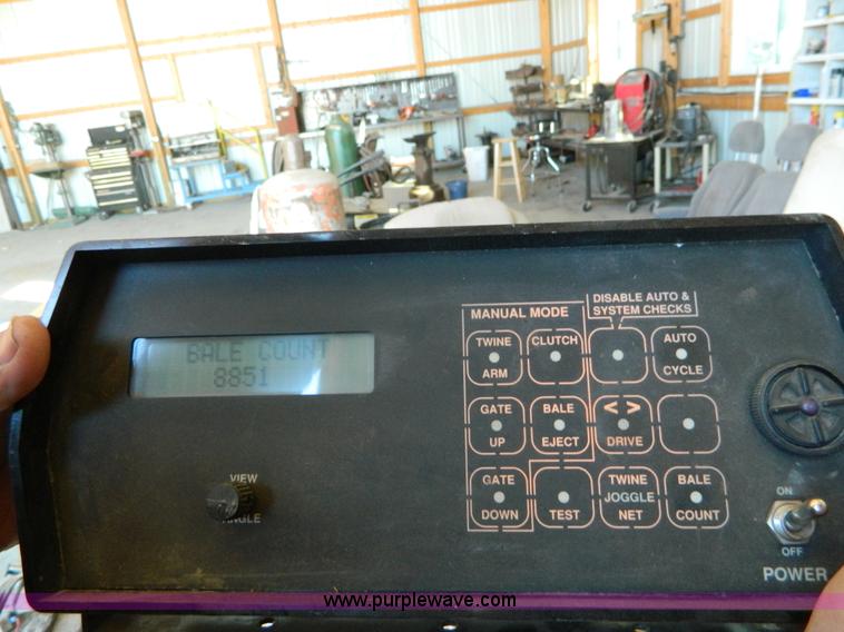 image for item H2356 Hesston 565A round baler