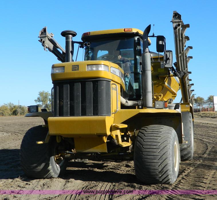 image for item H2367 2001 Ag-Chem 8104 Air Max self-propelled applicator