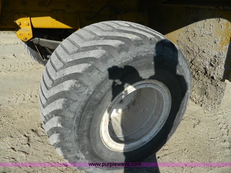 image for item H2367 2001 Ag-Chem 8104 Air Max self-propelled applicator