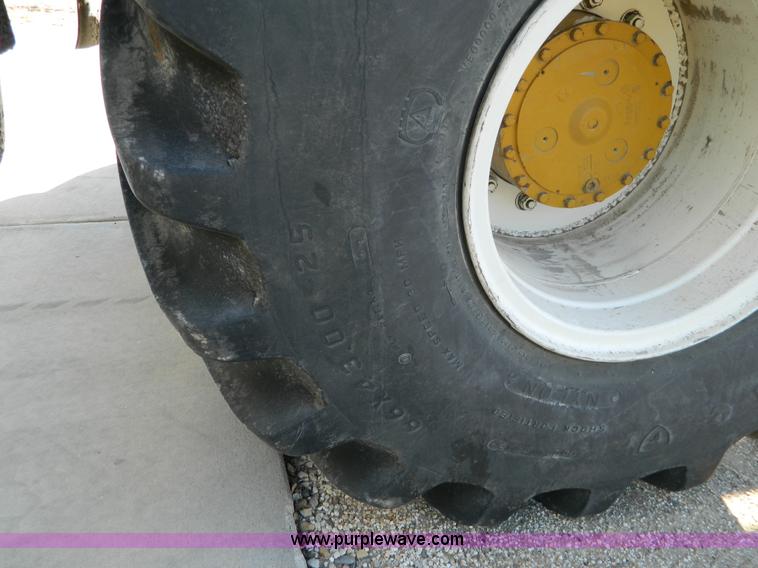 image for item H2367 2001 Ag-Chem 8104 Air Max self-propelled applicator