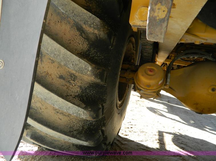 image for item H2367 2001 Ag-Chem 8104 Air Max self-propelled applicator