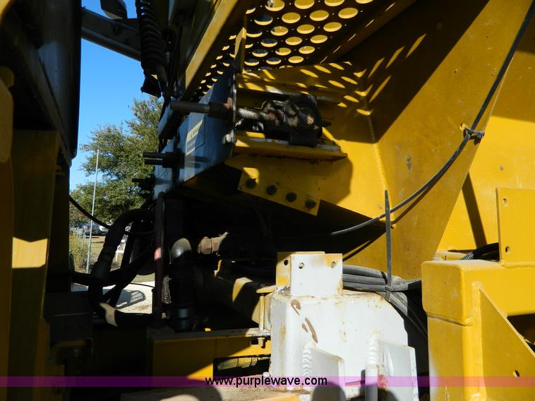 image for item H2367 2001 Ag-Chem 8104 Air Max self-propelled applicator