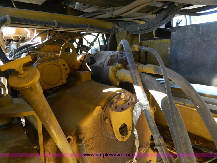 image for item H2367 2001 Ag-Chem 8104 Air Max self-propelled applicator