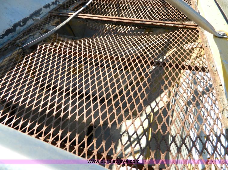 image for item H2367 2001 Ag-Chem 8104 Air Max self-propelled applicator