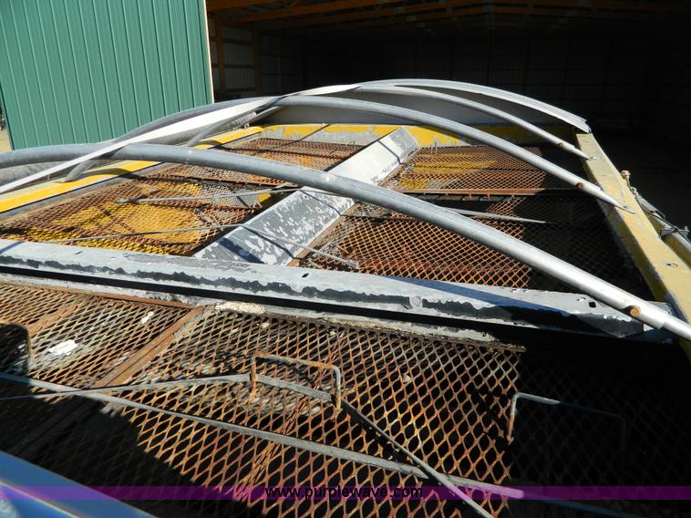 image for item H2367 2001 Ag-Chem 8104 Air Max self-propelled applicator