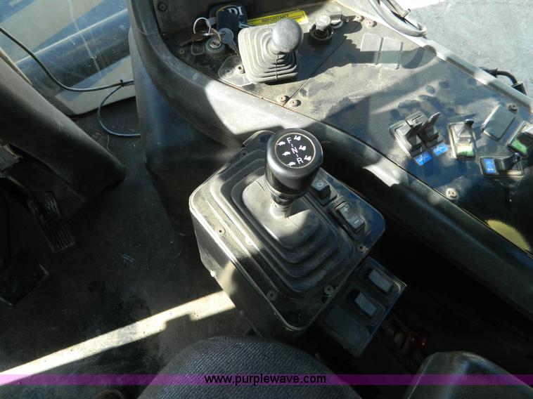 image for item H2367 2001 Ag-Chem 8104 Air Max self-propelled applicator