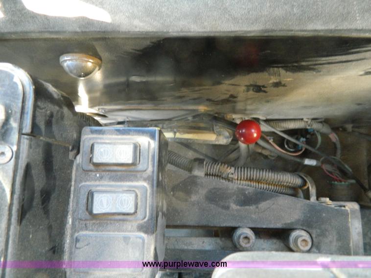 image for item H2367 2001 Ag-Chem 8104 Air Max self-propelled applicator