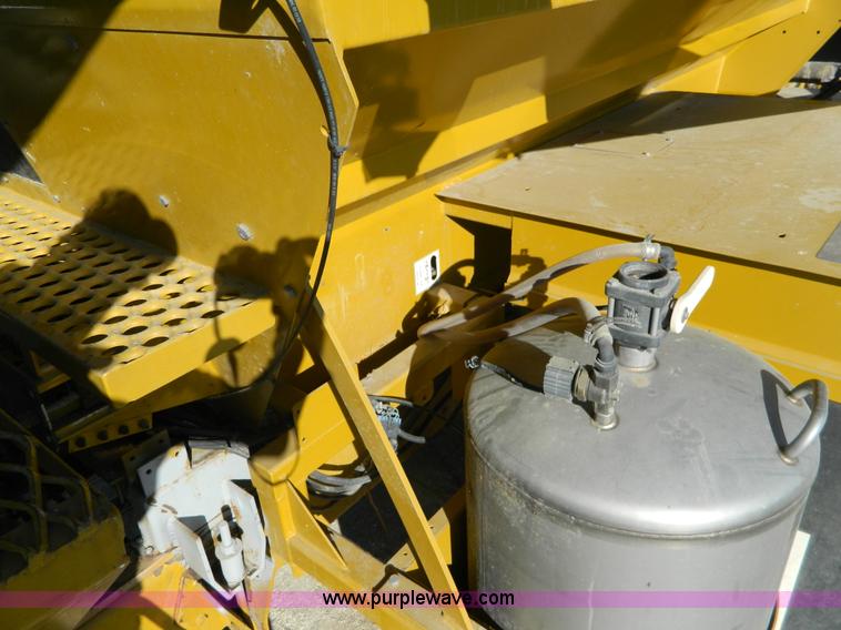 image for item H2367 2001 Ag-Chem 8104 Air Max self-propelled applicator