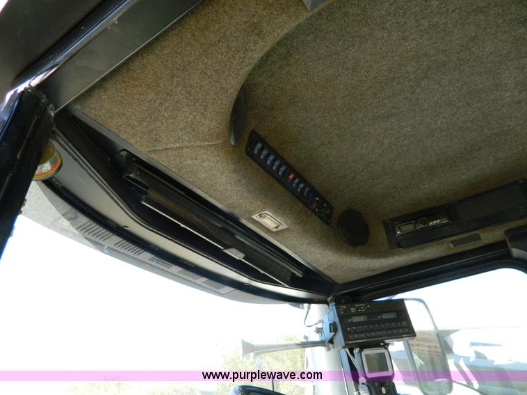 image for item H2367 2001 Ag-Chem 8104 Air Max self-propelled applicator