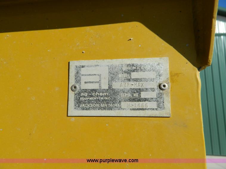 image for item H2367 2001 Ag-Chem 8104 Air Max self-propelled applicator