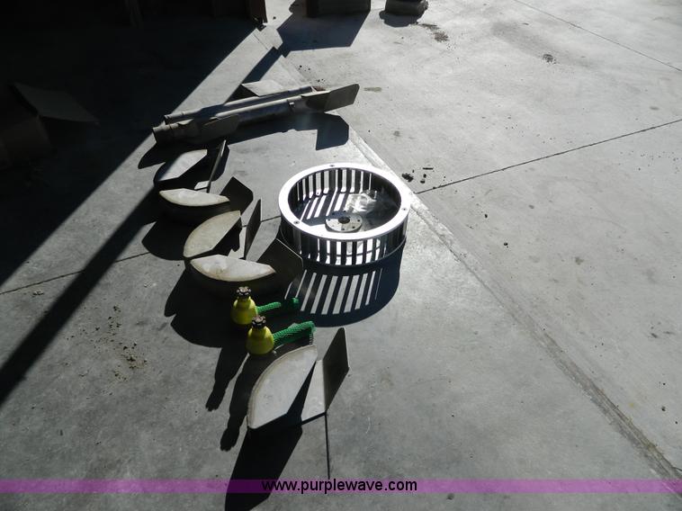 image for item H2367 2001 Ag-Chem 8104 Air Max self-propelled applicator