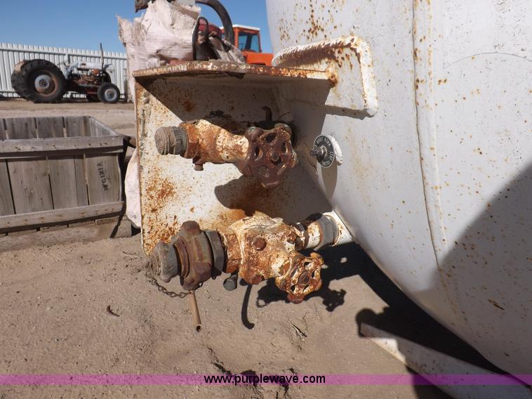 image for item H9016 Arrow Tank Manufacturing propane tank