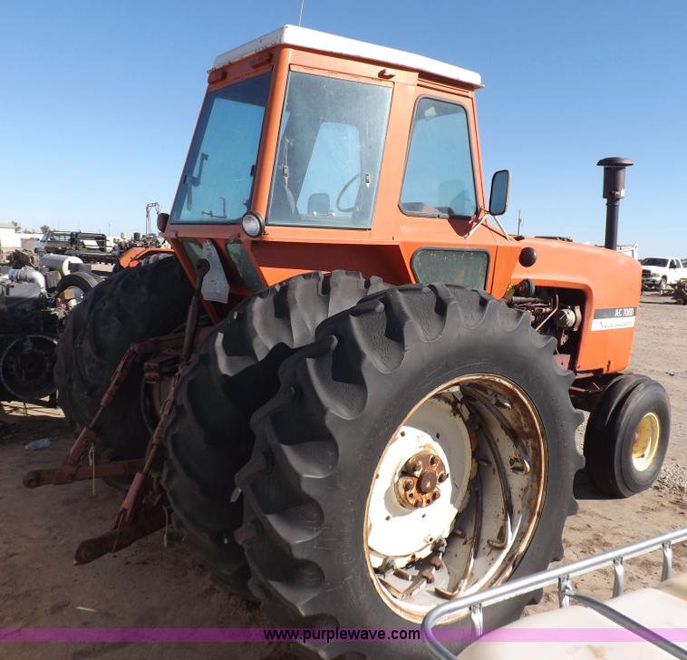 image for item H9018 1976 Allis Chalmers 7060 tractor
