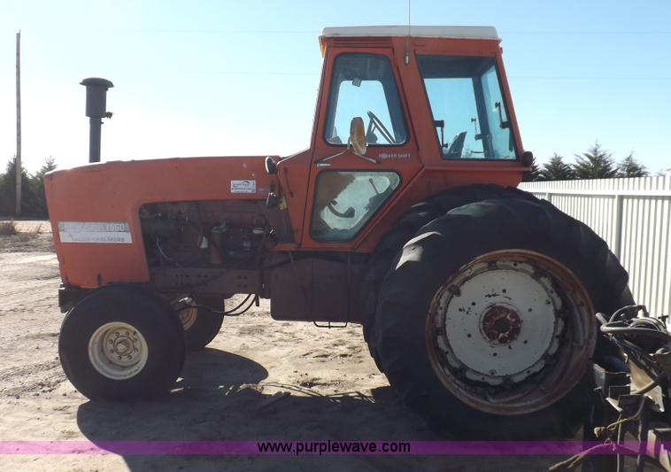 image for item H9018 1976 Allis Chalmers 7060 tractor